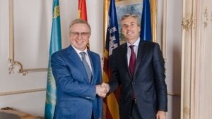 juan sentmenat consul Kazajst&aacute;n