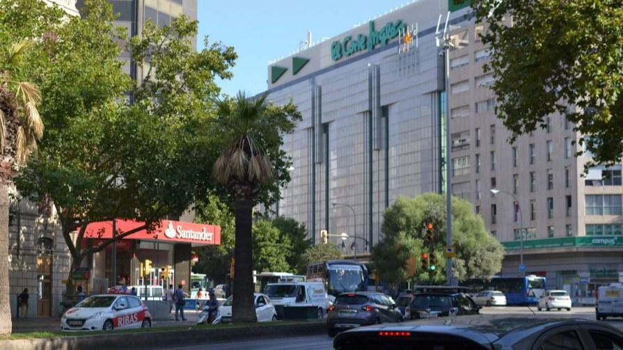 El Corte Inglés contratará a 6.000 personas para reforzar la campaña de Navidad 2025