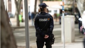 Policia Nacional Vigilando