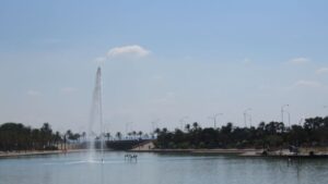 fuente catedral sol buen tiempo cielo despejado calor
