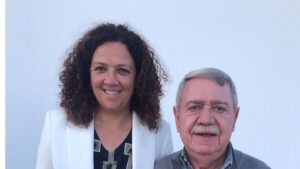 Catalina Cladera y Andreu Isern, durante la presentaci&oacute;n del candidato socialista a la alcald&iacute;a de Consell