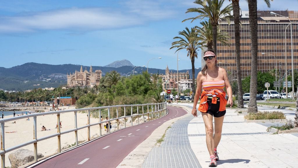 playa-can-pere-antoni-paseo-sol-buen-tiempo