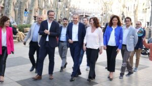 Cargos del PSIB, encabezados por la presidenta del Govern, Francina Armengol, acompa&ntilde;an a Jos&eacute; Luis Rodr&iacute;guez Zapatero en su paseo por el centro de Palma