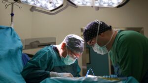 quirofano-medicos-operacion