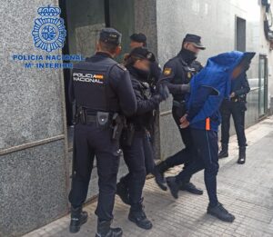 www.mallorcadiario.com_galerias-noticias_galerias_594404_banda-okupa-caserio-24-7