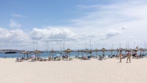 Turistas en la playa