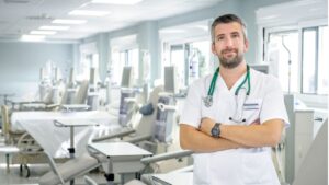 El doctor Ra&uacute;l Garc&iacute;a, coordinador del Servicio de Nefrolog&iacute;a y Di&aacute;lisis del Hospital Juaneda Miramar