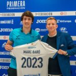 Marc Baró y el director deportivo del ATB, Patrick Messow, durante la presentación del jugador, el pasado enero