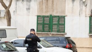 Polic&iacute;a Nacional en Son Goleu