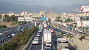 Entrada a Palma por la autopista Ma-19, con el carril Bus-VAO