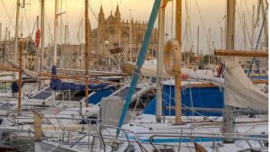 Embarcaciones en el puerto de Palma