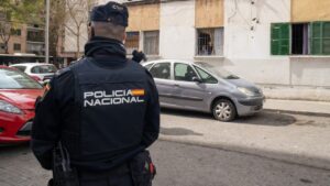 Polic&iacute;a Nacional en Son Goleu