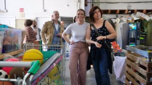 Marga Prohens, durante su visita a la sede de Fundaci&oacute; Deixalles