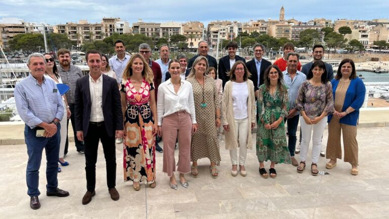 Marga Prohens y Llorenç Galmés, el pasado fin de semana, en Manacor, durante la presentación de la candidatura del PP en este municipio, encabezada por Maria Antònia Sansó
