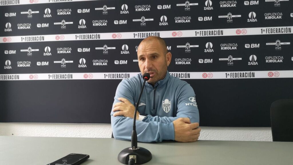 Tato, durante la rueda de prensa posterior al partido que el ATB disputó el pasado domingo ante el Real Unión, en Irún