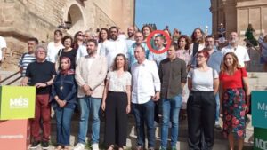 Mustaf&aacute; Aberch&aacute;n (se&ntilde;alado en rojo) junto a dirigentes de M&eacute;s per Mallorca, en Palma.
