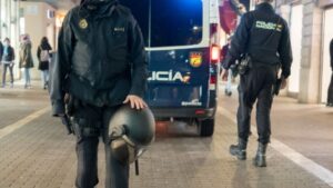 Polic&iacute;a Nacional Noche