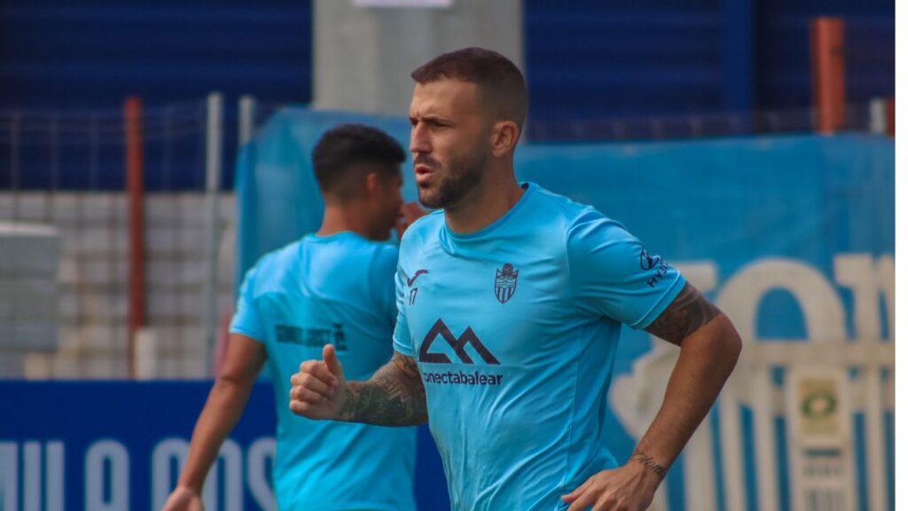 El delantero Dioni, en un entrenamiento del Atlético Baleares