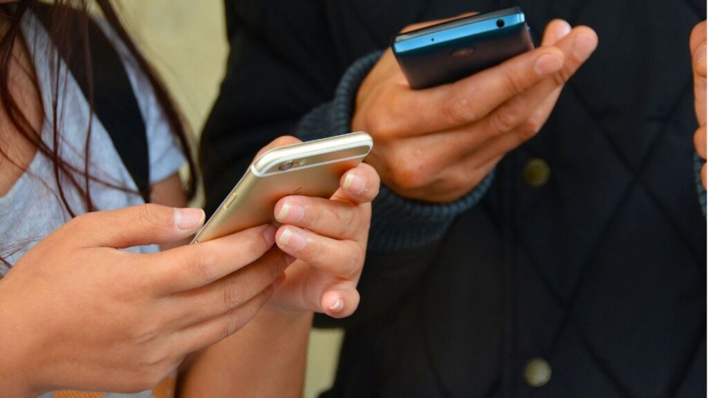 redes sociales moviles