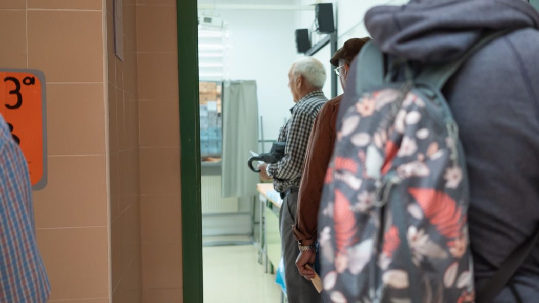 Urnas colegios Votaciones Papeletas