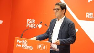 Iago Negueruela, en la rueda de prensa posterior a la comisi&oacute;n ejecutiva del PSIB