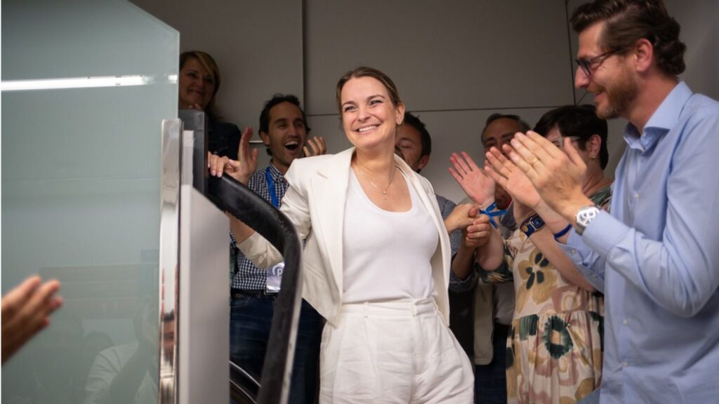 Marga Prohens, Jaime Martínez y Llorenç Galmés celebran la victoria electoral en su sede