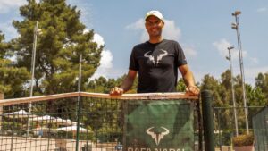 Rafa Nadal, en las instalaciones de su academia ubicadas en la localidad tur&iacute;stica de Sani, en Grecia