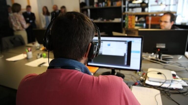 Trabajador autónomo, en una oficina