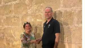 Catalina Perell&oacute; y Richard Thompson, tras el acuerdo entre PSIB y M&eacute;s per Mallorca en el Ayuntamiento de Sant Joan