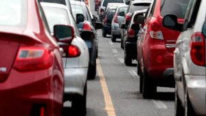 Europa tira del freno de mano verde: autoriza los coches de combusti&oacute;n m&aacute;s all&aacute; de 2035