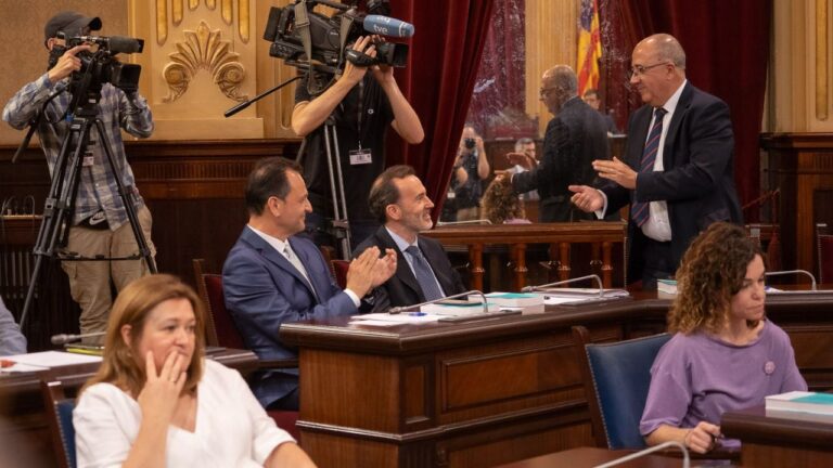 Constitución de mesa en el Parlament