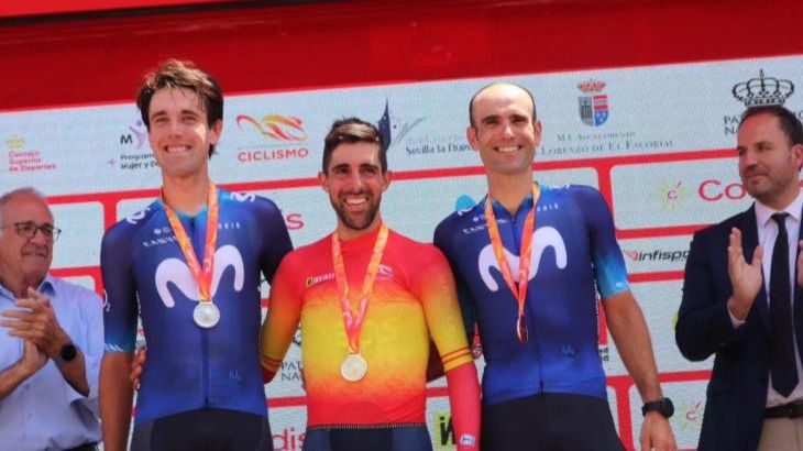 Lluís Mas, en la imagen el primero por la izquierda, en el podio tras la celebración este viernes del Campeonato de España de contrarreloj.