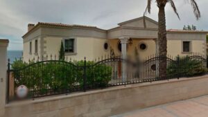 Mansi&oacute;n de Salikov en Calvi&agrave;