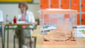 Urnas colegios Votaciones Papeletas