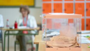 Urnas colegios Votaciones Papeletas