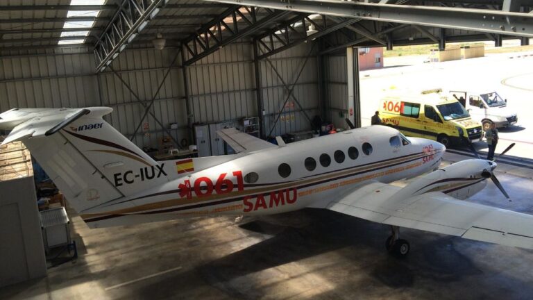 Imagen del avión del servicio SAMU 061.