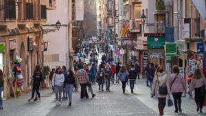 Mallorca rompe su techo de presi&oacute;n humana en agosto pese a la &ldquo;contenci&oacute;n&rdquo;