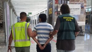 Interceptado uno de los integrantes de 'la banda del R&oacute;lex' cuando pretend&iacute;a huir de la isla.