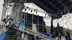 En el parque municipal de Felanitx, donde se celebran las fiestas de S. Agust&iacute;, se ha derrumbado parte de un escenario