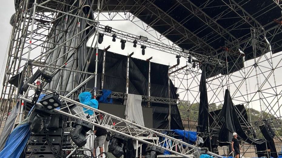 En el parque municipal de Felanitx, donde se celebran las fiestas de S. Agustí, se ha derrumbado parte de un escenario