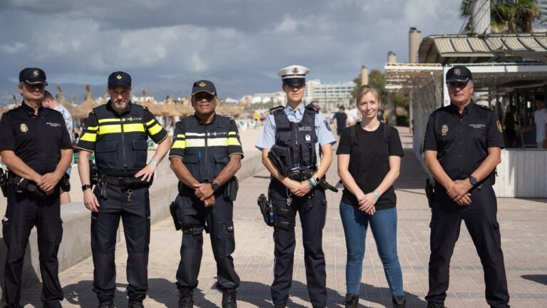 Policias Alemanes y Holandeses