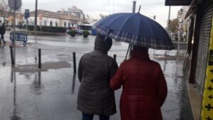 lluvia en Palma, gente con paraguas