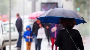 frio tormenta lluvia temporal paraguas