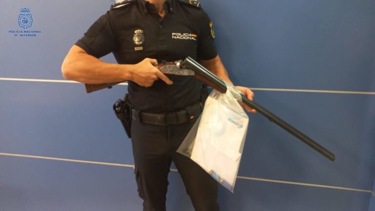 Esta es la escopeta que el hombre portaba en la mano y con la que amenazó a los dos jóvenes.