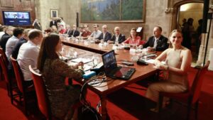 reunion sector construccion con govern