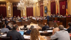 Parlament Ley de sucesiones