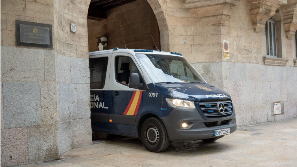 TSJ Furgoneta Policía Nacional