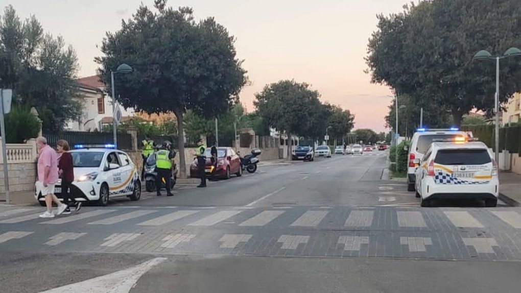 La Policía Local de Marratxí haciendo un control.