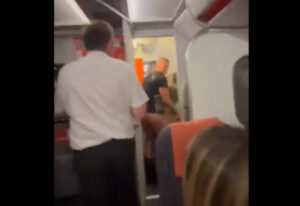 Momento en el que la pareja fue pillada in fraganti practicando sexo.