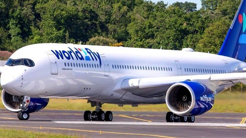 World2Fly incorpora tarjetas de seguridad en braille en sus aviones